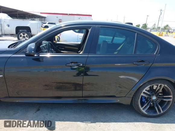 2015 BMW M3 с VIN WBS3C9C59FP804029, выставлен на аукционе IAAI как лот 42438618 с пробегом 109 817 миль миль и . История ставок и продаж доступна на DreamBid. Изображение 14.