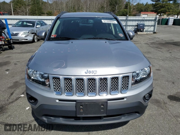 2017 Jeep Compass Latitude z VIN 1C4NJDEB8HD191806, wystawiony jako Copart lot #51328925 z przebiegiem 73 195 mil mil oraz Szkoda całkowita • Salvage title. Historia ofert i sprzedaży dostępna na DreamBid. Obrazek 5.