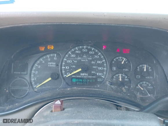 2000 Chevrolet Suburban LS with VIN 3GNEC16T1YG131974, listed as a IAAI auction lot 41983971 with 245,767 mi miles. Bid and sale history available at carsss.com. Image 7.
