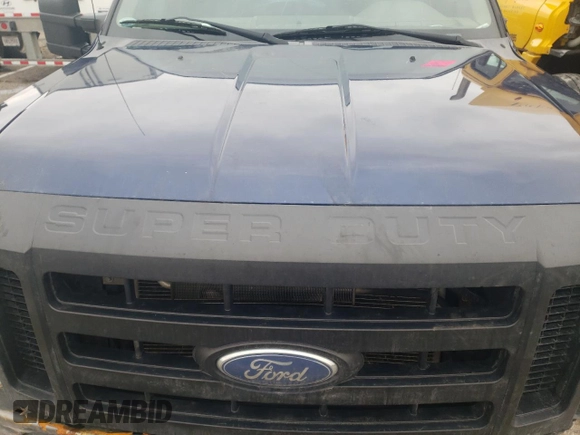 2008 Ford F-350 XL z VIN 1FTWW315X8EA98344, wystawiony jako Copart lot #42523635 z przebiegiem 74 639 mil mil oraz Czysty tytuł • Clean title. Historia ofert i sprzedaży dostępna na DreamBid. Obrazek 11.
