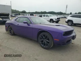 2019 Dodge Challenger SXT z VIN 2C3CDZAGXKH716960, wystawiony jako Copart lot #57473655 z przebiegiem 64 293 mil mil oraz Szkoda całkowita • Salvage title. Historia ofert i sprzedaży dostępna na DreamBid. Obrazek 4.