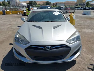 2013 Hyundai Genesis Coupe Premium z VIN KMHHT6KD9DU102257, wystawiony jako IAAI lot #42344326 z przebiegiem 103 806 mil mil oraz . Historia ofert i sprzedaży dostępna na DreamBid. Obrazek 6.