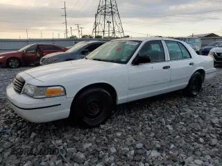 1999 Ford Crown Victoria Police with VIN 2FAFP71W4XX178478, listed as a Copart auction lot 71813314 with 207,956 mi miles and Salvage Title. Bid and sale history available at carsss.com. Image 1.