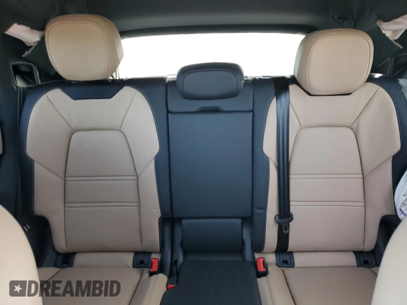 2024 Porsche Cayenne with VIN WP1AA2AY9RDA07583, listed as a Copart auction lot 84632814 with 5,260 mi miles and Salvage title. Bid and sale history available at DreamBid. Image 10.