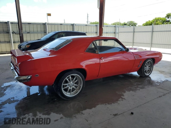 1969 Pontiac Firebird z VIN 223379ULL6573, wystawiony jako Copart lot #57812295 z przebiegiem 142 mil mil oraz Tytuł czysty. Historia ofert i sprzedaży dostępna na DreamBid. Obrazek 3.