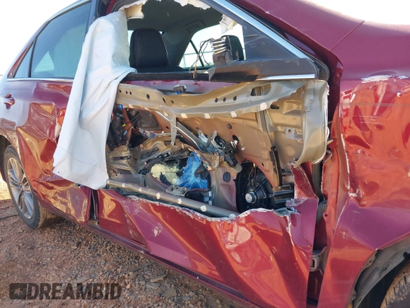 2017 Toyota Camry XLE with VIN 4T1BF1FK4HU657924, listed as a IAAI auction lot 41653924 with 174,016 mi miles. Bid and sale history available at carsss.com. Image 6.