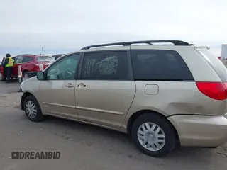 2007 Toyota Sienna CE with VIN 5TDZK23C27S006778, listed as a IAAI auction lot 41932534 with 244,921 mi miles. Bid and sale history available at carsss.com. Image 14.