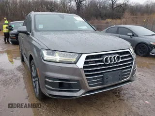 2017 Audi Q7 Premium Plus with VIN WA1LAAF78HD006485, listed as a IAAI auction lot 41472079 with 175,699 mi miles. Bid and sale history available at carsss.com. Image 1.