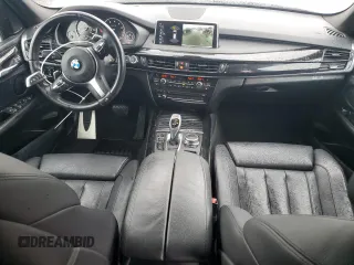 2017 BMW X5 xDrive35i z VIN 5UXKR0C52H0V65219, wystawiony jako Copart lot #53722215 z przebiegiem 97 039 mil mil oraz Szkoda całkowita • Salvage title. Historia ofert i sprzedaży dostępna na DreamBid. Obrazek 8.