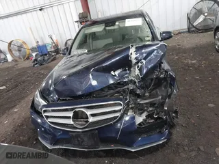 2016 Mercedes-Benz E-Class E 350 Sport with VIN WDDHF5KBXGB197373, listed as a IAAI auction lot 41415077 with 111,399 mi miles. Bid and sale history available at carsss.com. Image 13.