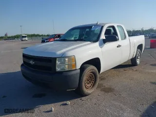 2008 Chevrolet Silverado 1500 Work Truck with VIN 1GCEC19C38Z328052, listed as a IAAI auction lot 42021879 with 321,527 mi miles. Bid and sale history available at carsss.com. Image 2.