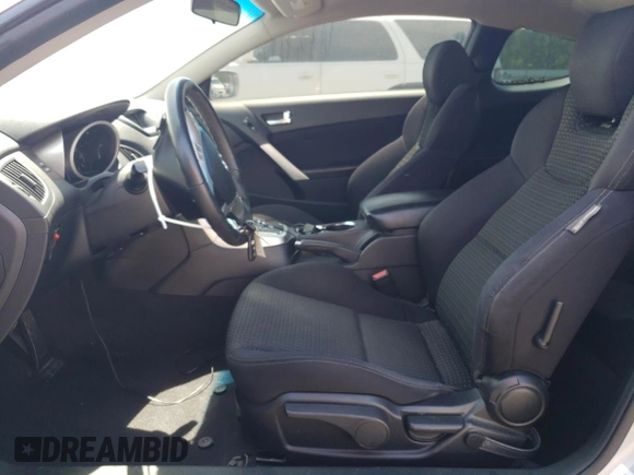 2010 Hyundai Genesis Coupe z VIN KMHHT6KD8AU028681, wystawiony jako Copart lot #52530985 z przebiegiem 112 575 mil mil oraz Szkoda całkowita • Salvage title. Historia ofert i sprzedaży dostępna na DreamBid. Obrazek 7.