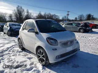 2017 Smart fortwo Passion with VIN WMEFK5DA6HK153469, listed as a Copart auction lot 41960805 with 34,089 mi miles and Salvage title. Bid and sale history available at DreamBid. Image 11.