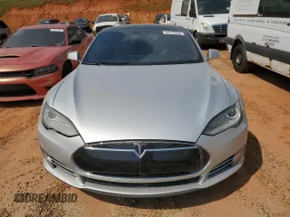 2014 Tesla Model S 60 z VIN 5YJSA1H16EFP62363, wystawiony jako Copart lot #58370095 z przebiegiem 157 726 mil mil oraz Czysty tytuł • Clean title. Historia ofert i sprzedaży dostępna na DreamBid. Obrazek 5.