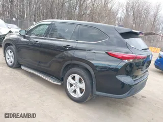 2021 Toyota Highlander L with VIN 5TDBZRBH7MS134660, listed as a IAAI auction lot 41682934 with 121,201 mi miles. Bid and sale history available at carsss.com. Image 3.