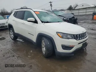 2019 Jeep Compass Latitude with VIN 3C4NJDBB3KT766898, listed as a Copart auction lot 85797534 with 17,398 mi miles and Salvage title. Bid and sale history available at DreamBid. Image 4.