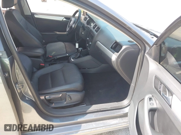 2013 Volkswagen Jetta SE с VIN 3VWDP7AJ7DM405611, выставлен на аукционе IAAI как лот 42189567 с пробегом 184 654 миль миль и . История ставок и продаж доступна на DreamBid. Изображение 5.