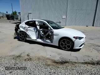 2022 Alfa Romeo Giulia Veloce с VIN ZARFAMBNXN7664866, выставлен на аукционе Copart как лот 55639185 с пробегом Не указан миль и Списание • Salvage title. История ставок и продаж доступна на DreamBid. Изображение 13.