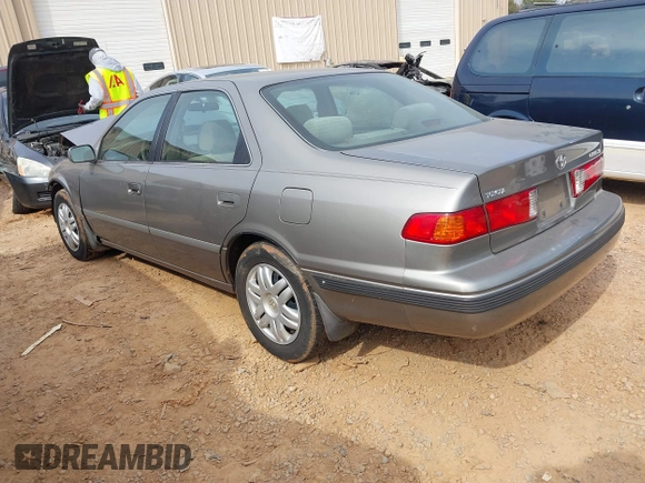 2001 Toyota Camry CE with VIN 4T1BG22K41U099684, listed as a IAAI auction lot 41793186 with 278,645 mi miles and . Bid and sale history available at DreamBid. Image 3.