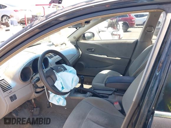 2003 Nissan Altima S with VIN 1N4AL11D03C129562, listed as a IAAI auction lot 41911150 with 205,862 mi miles. Bid and sale history available at carsss.com. Image 5.