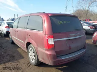 2013 Chrysler Town & Country Touring with VIN 2C4RC1BG0DR684199, listed as a IAAI auction lot 41679365 with 115,607 mi miles. Bid and sale history available at carsss.com. Image 3.