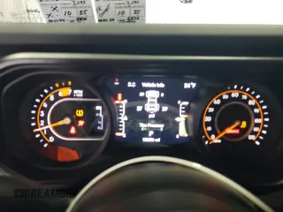 2024 Jeep Wrangler Sahara z VIN 1C4PJXEG6RW337020, wystawiony jako Copart lot #53308325 z przebiegiem 13 606 mil mil oraz Szkoda całkowita • Salvage title. Historia ofert i sprzedaży dostępna na DreamBid. Obrazek 9.