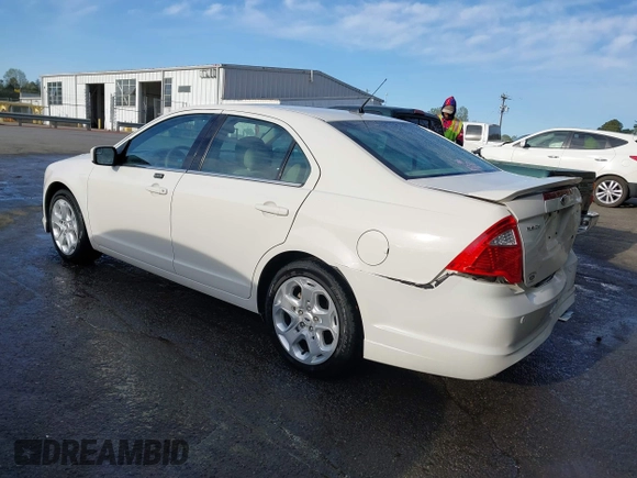 2011 Ford Fusion SE with VIN 3FAHP0HA2BR340657, listed as a IAAI auction lot 41899051 with 100,487 mi miles. Bid and sale history available at carsss.com. Image 3.