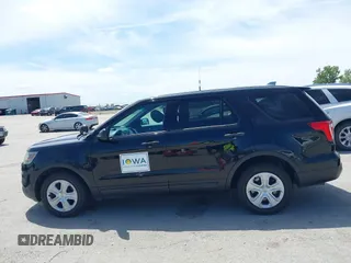 2016 Ford Police Interceptor Utility z VIN 1FM5K8AR2GGB07317, wystawiony jako IAAI lot #42337310 z przebiegiem 166 786 mil mil oraz . Historia ofert i sprzedaży dostępna na DreamBid. Obrazek 14.