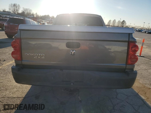 2008 Dodge Dakota SXT z VIN 1D7HW38K48S525576, wystawiony jako Copart lot #84548714 z przebiegiem 107 841 mil mil oraz Szkoda całkowita • Salvage title. Historia ofert i sprzedaży dostępna na DreamBid. Obrazek 6.