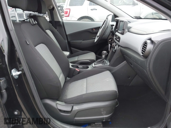 2018 Hyundai Kona SE with VIN KM8K1CAA6JU138971, listed as a IAAI auction lot 41553994 with 98,741 mi miles. Bid and sale history available at carsss.com. Image 5.