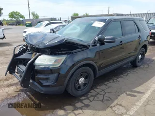 2016 Ford Police Interceptor Utility z VIN 1FM5K8AR8GGB36191, wystawiony jako IAAI lot #42046563 z przebiegiem 102 912 mil mil oraz . Historia ofert i sprzedaży dostępna na DreamBid. Obrazek 17.