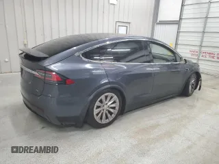2017 Tesla Model X 90D with VIN 5YJXCDE29HF035544, listed as a Copart auction lot 45111265 with Not Provided miles and Clean Title. Bid and sale history available at DreamBid. Image 3.