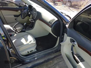 2011 Saab 9-3 z VIN YS3FA4CY8B1313805, wystawiony jako IAAI lot #41859385 z przebiegiem 173 238 mil mil oraz . Historia ofert i sprzedaży dostępna na DreamBid. Obrazek 5.