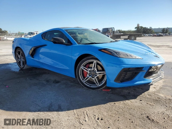 2022 Chevrolet Corvette 3LT z VIN 1G1YC2D42N5111848, wystawiony jako Copart lot #82081144 z przebiegiem 4 874 mil mil oraz Szkoda całkowita • Salvage title. Historia ofert i sprzedaży dostępna na DreamBid. Obrazek 4.