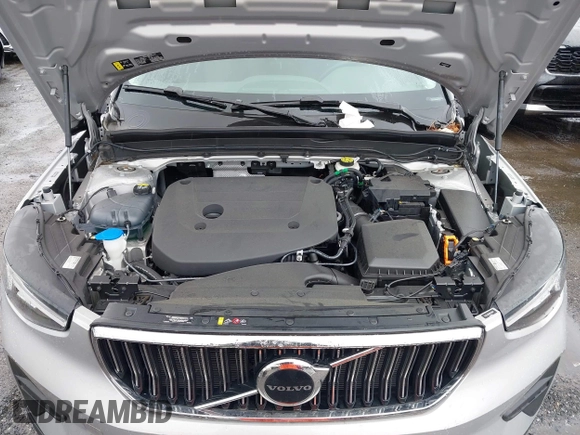 2024 Volvo XC40 Core Bright Theme with VIN YV4L12UK9R2311071, listed as a IAAI auction lot 42295970 with 7,113 mi miles and . Bid and sale history available at DreamBid. Image 10.