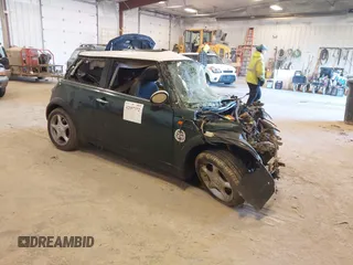 2004 MINI Hardtop with VIN WMWRC33494TC55068, listed as a IAAI auction lot 42057372 with Not provided miles and . Bid and sale history available at DreamBid. Image 1.