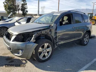 2010 Toyota RAV4 Sport z VIN JTMWK4DV8A5026867, wystawiony jako Copart lot #43349705 z przebiegiem 189 493 mil mil oraz Szkoda całkowita • Salvage title. Historia ofert i sprzedaży dostępna na DreamBid. Obrazek 1.