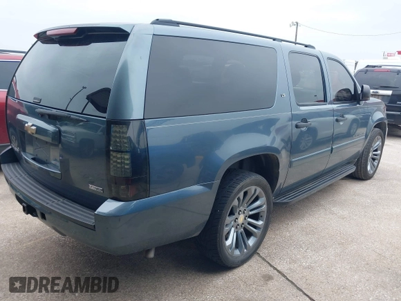2008 Chevrolet Suburban LS with VIN 1GNFC16008J199742, listed as a IAAI auction lot 42175563 with 288,973 mi miles and . Bid and sale history available at DreamBid. Image 4.