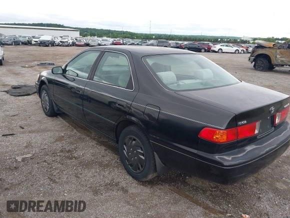 2001 Toyota Camry CE z VIN 4T1BG22K81U054795, wystawiony jako IAAI lot #42359932 z przebiegiem 167 341 mil mil oraz . Historia ofert i sprzedaży dostępna na DreamBid. Obrazek 6.