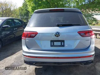 2024 Volkswagen Tiguan SE R-Line Black with VIN 3VV8B7AX3RM108710, listed as a IAAI auction lot 42032777 with 17,337 mi miles and . Bid and sale history available at DreamBid. Image 16.