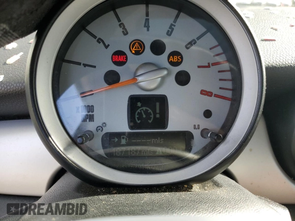 2010 MINI Hardtop with VIN WMWMF3C57ATU77370, listed as a Copart auction lot 50078605 with 187,187 mi miles and Salvage title. Bid and sale history available at DreamBid. Image 9.