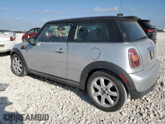2007 MINI Hardtop z VIN WMWMF33557TL77261, wystawiony jako Copart lot #52651125 z przebiegiem 129 752 mil mil oraz Szkoda całkowita • Salvage title. Historia ofert i sprzedaży dostępna na DreamBid. Obrazek 2.