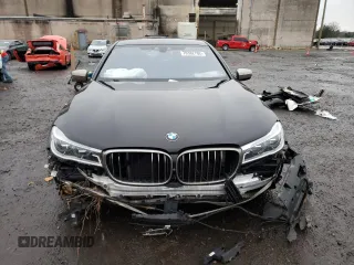 2018 BMW 7 Series M760i xDrive with VIN WBA7H6C58JG614544, listed as a Copart auction lot 70382702 with 0 mi miles. Bid and sale history available at carsss.com. Image 5.