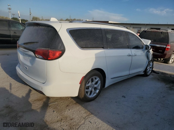 2018 Chrysler Pacifica Touring L with VIN 2C4RC1BG0JR211771, listed as a Copart auction lot 72124654 with NaN miles and Salvage Title. Bid and sale history available at carsss.com. Image 3.