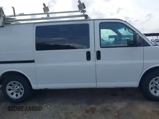 2014 Chevrolet Express Cargo z VIN 1GCSGAFX0E1155518, wystawiony jako IAAI lot #41915742 z przebiegiem 221 712 mil mil oraz . Historia ofert i sprzedaży dostępna na DreamBid. Obrazek 13.