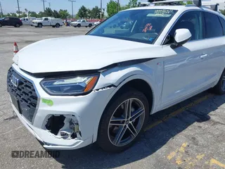 2021 Audi Q5 Premium Plus z VIN WA1E2AFY1M2043365, wystawiony jako IAAI lot #42286970 z przebiegiem 28 438 mil mil oraz . Historia ofert i sprzedaży dostępna na DreamBid. Obrazek 18.