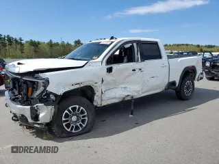 2024 GMC Sierra 2500HD SLE z VIN 1GT49ME77RF234070, wystawiony jako Copart lot #56376825 z przebiegiem 37 402 mil mil oraz Szkoda całkowita • Salvage title. Historia ofert i sprzedaży dostępna na DreamBid. Obrazek 1.