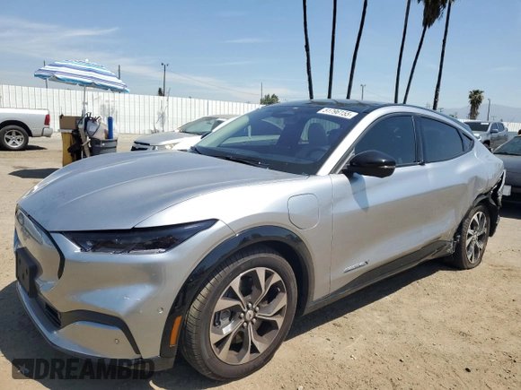 2021 Ford Mustang Mach-E Premium z VIN 3FMTK3R71MMA04498, wystawiony jako Copart lot #51796155 z przebiegiem 7 800 mil mil oraz Szkoda całkowita • Salvage title. Historia ofert i sprzedaży dostępna na DreamBid. Obrazek 1.