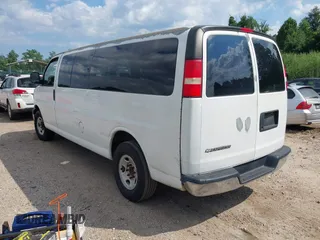 2011 Chevrolet Express Passenger 1LT z VIN 1GAZG1FG7B1171122, wystawiony jako IAAI lot #42781322 z przebiegiem 262 838 mil mil oraz . Historia ofert i sprzedaży dostępna na DreamBid. Obrazek 3.