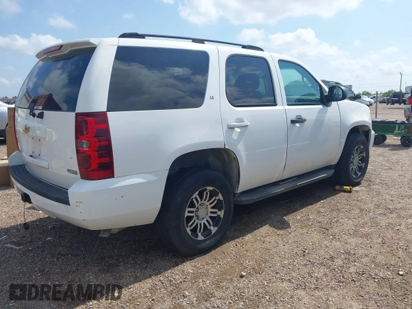 2007 Chevrolet Tahoe LT z VIN 1GNFC13047R219432, wystawiony jako IAAI lot #42410268 z przebiegiem 268 151 mil mil oraz . Historia ofert i sprzedaży dostępna na DreamBid. Obrazek 4.